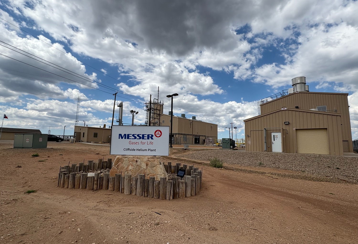 Messer Helium Cliffside Plant Front Signage-1