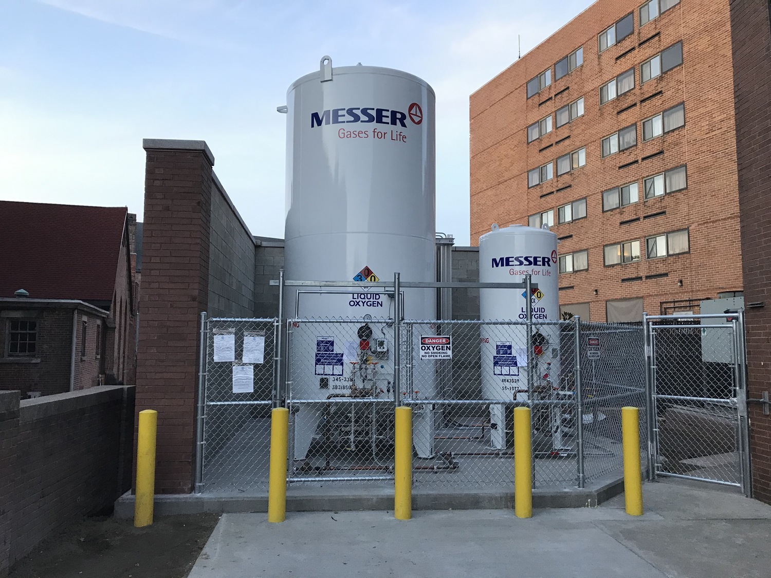 Oxygen tank at hospital-1