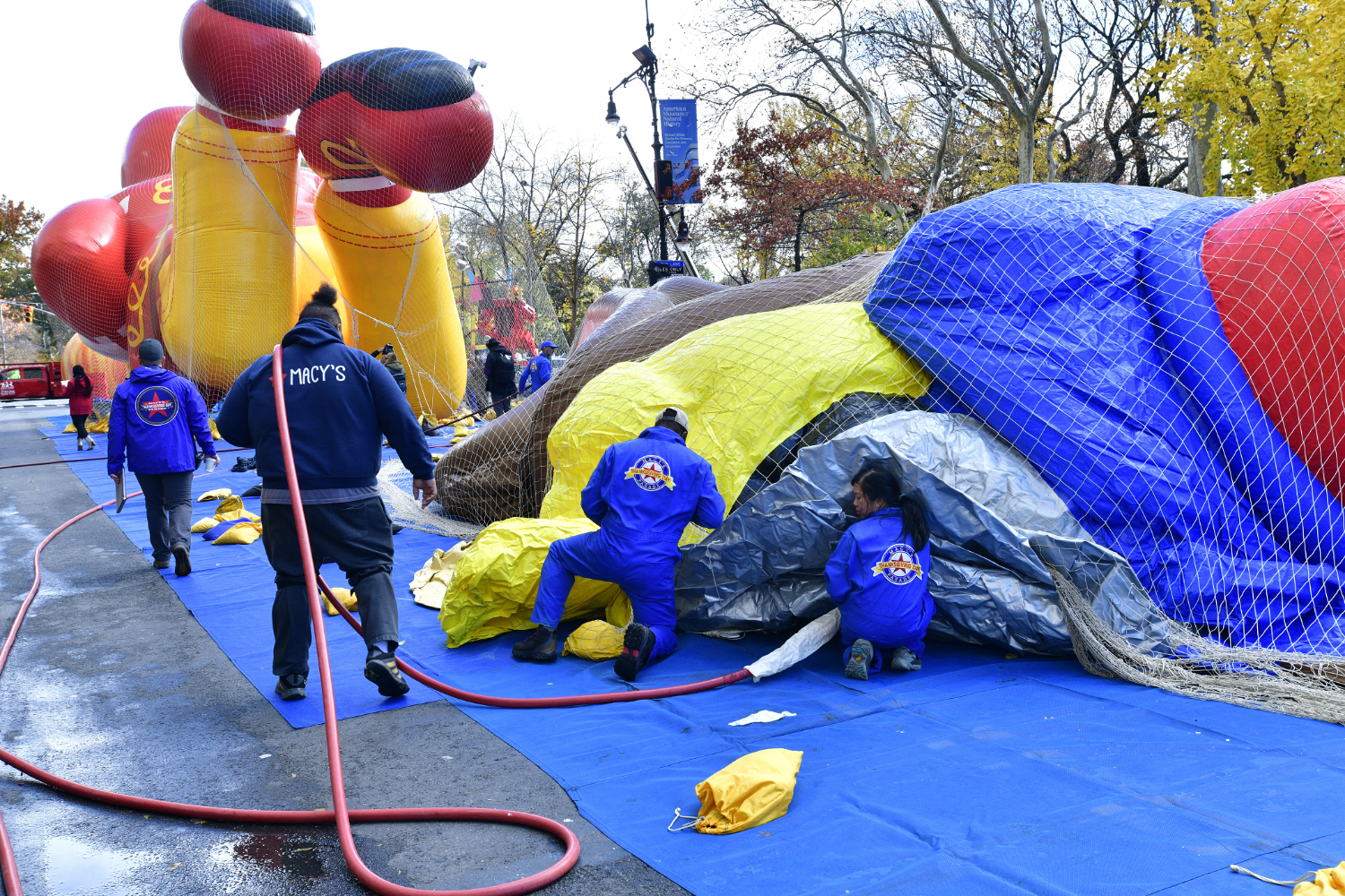 Balloons are inflated and prepared at Macys Balloon Inflation 2023 (Photo Credit_ Macys, Inc-1